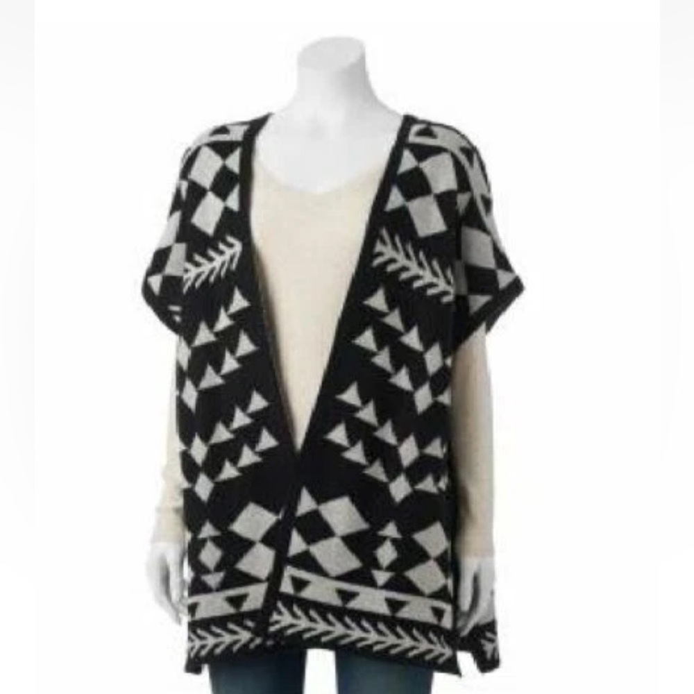 Mudd Black and Gray Geometric Women's sweater vest, one size fits most